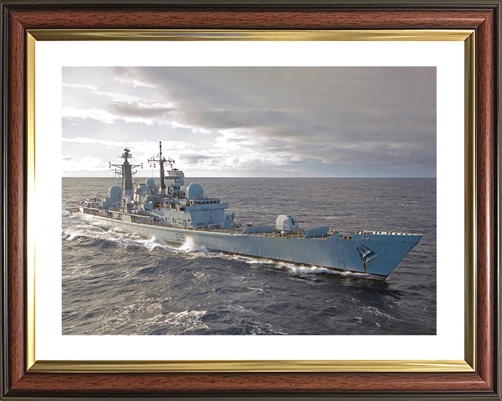 HMS Edinburgh (D97) Royal Navy Type 42 Destroyer Starboard View Photo Print Wall Art Decor Posters, Prints, & Visual Artwork Hampshire Prints 10 x 8 Classic Frame Yes