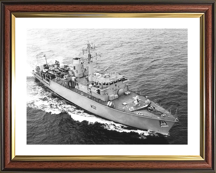 HMS Cottesmore (M32) Royal Navy Hunt Class Mine Warfare Vessel Black and White Photo Print Wall Art Decor Posters, Prints, & Visual Artwork Hampshire Prints 10 x 8 Classic Frame Yes