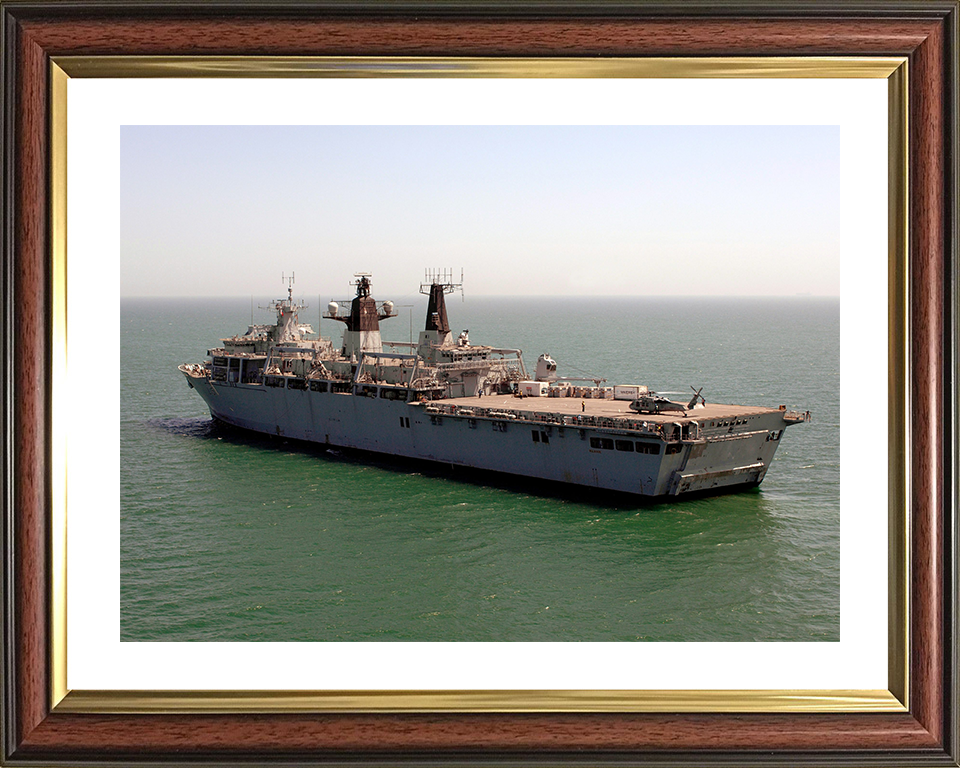 HMS Bulwark (L15) Photo Print - Persian Gulf 2006 - Royal Navy Albion Class Amphibious Ship Hampshire Prints 10 x 8 Classic Frame Yes