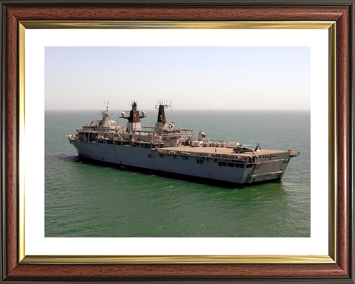 HMS Bulwark (L15) Photo Print - Persian Gulf 2006 - Royal Navy Albion Class Amphibious Ship Hampshire Prints 10 x 8 Classic Frame Yes
