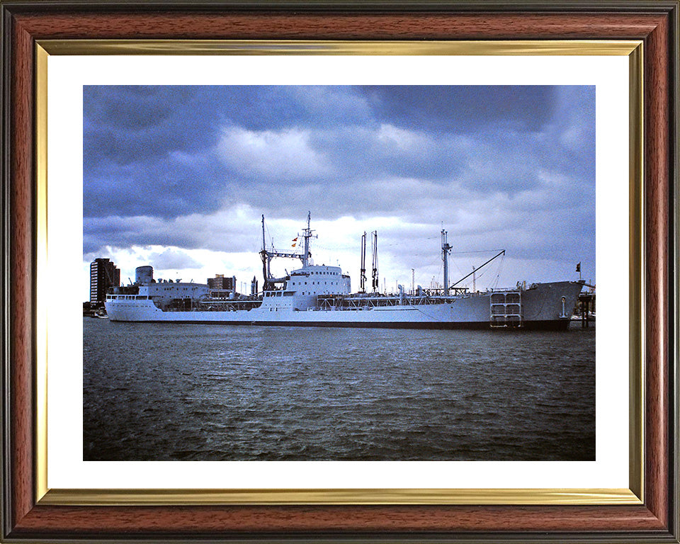 RFA Pearleaf (A77) Photo Print - Starboard View - Royal Fleet Auxiliary's Leaf Class Tanker Hampshire Prints 10 x 8 Classic Frame Yes