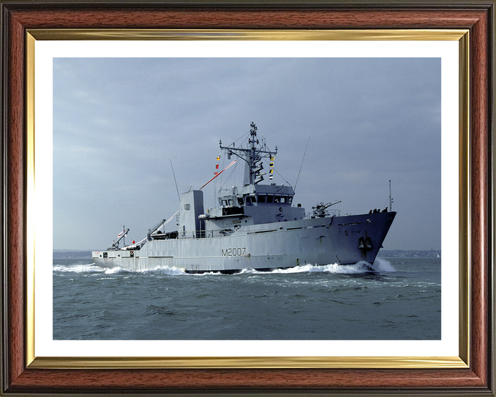 HMS Humber M2007 Royal Navy River class minesweeper Photo Print or Framed Print - Hampshire Prints