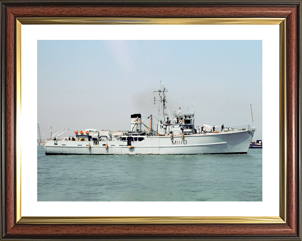 HMS Brereton (M1113) Royal Navy Ton Class Minesweeper Coming Alongside Photo Print Wall Art Decor Posters, Prints, & Visual Artwork Hampshire Prints 10 x 8 Classic Frame Yes