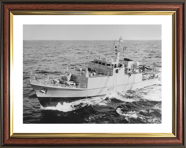 HMS Bridport (M105) Royal Navy Sandown Class Mine Hunter at Sea Photo Print Wall Art Decor Posters, Prints, & Visual Artwork Hampshire Prints 10 x 8 Classic Frame Yes