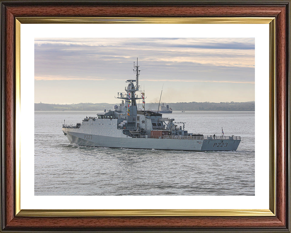 HMS Medway P223 Royal Navy River class patrol vessel Photo Print or Framed Print - Hampshire Prints