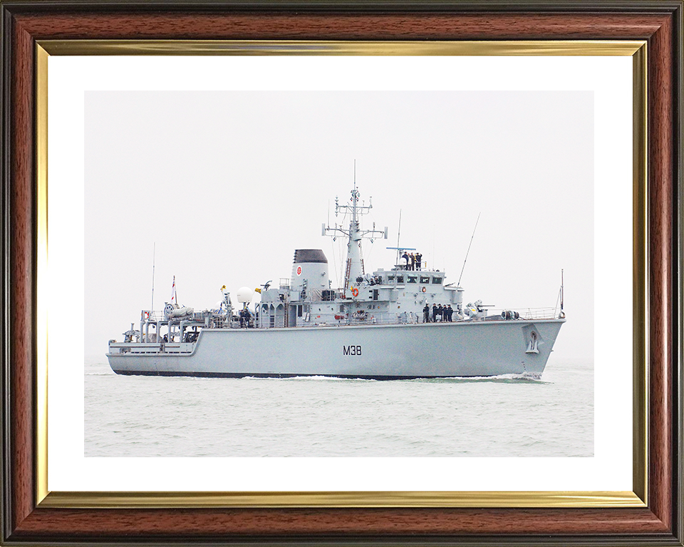 HMS Atherstone (M38) Royal Navy Hunt Class Mine Warfare Vessel Starboard View Photo Print Wall Art Decor Posters, Prints, & Visual Artwork Hampshire Prints 10 x 8 Classic Frame Yes