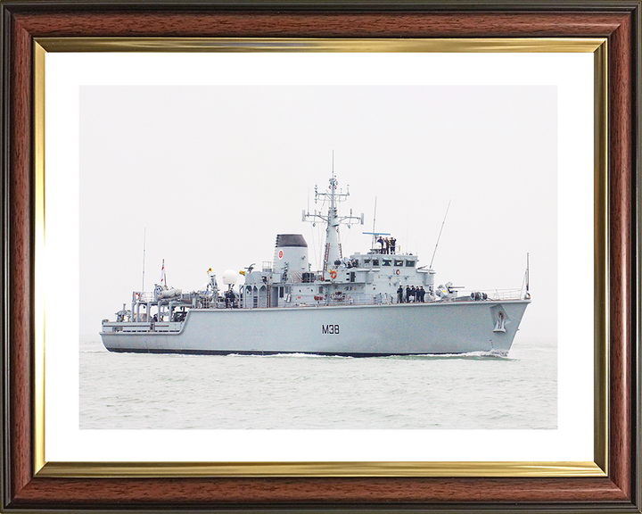 HMS Atherstone (M38) Royal Navy Hunt Class Mine Warfare Vessel Starboard View Photo Print Wall Art Decor Posters, Prints, & Visual Artwork Hampshire Prints 10 x 8 Classic Frame Yes