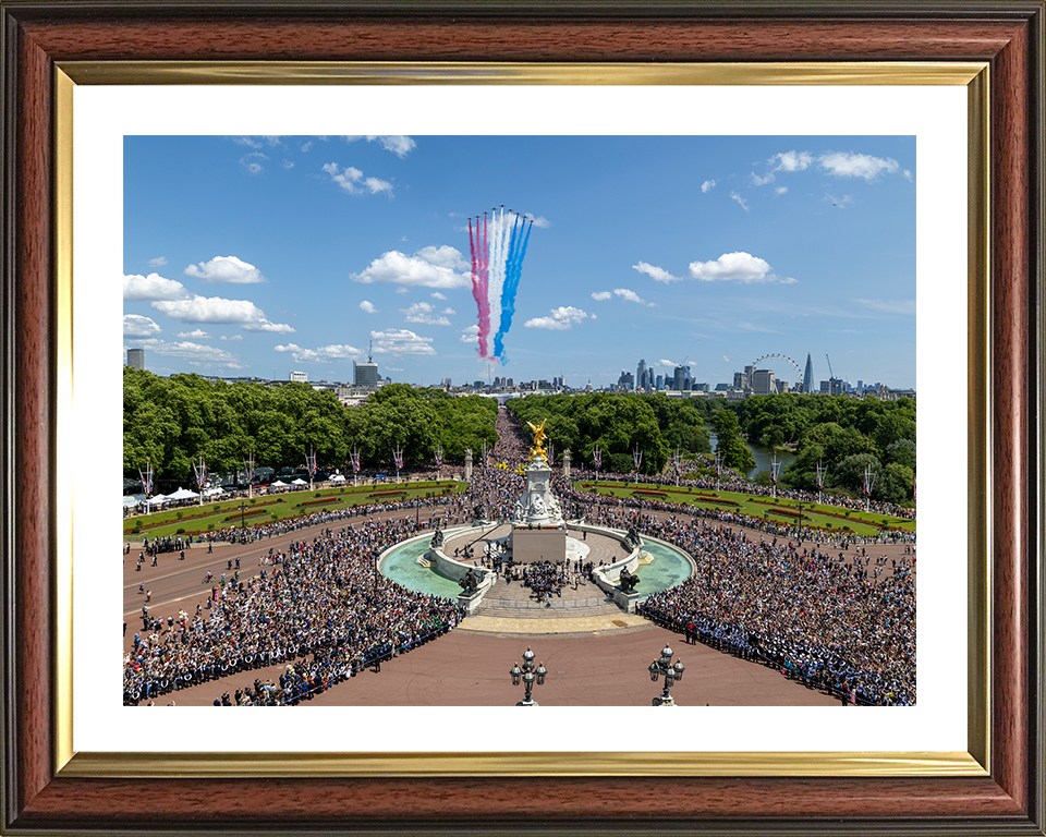 RAF Red Arrows Over Buckingham Palace Photo Print - Royal Air Force Aircraft Hampshire Prints 10 x 8 Classic Frame Yes
