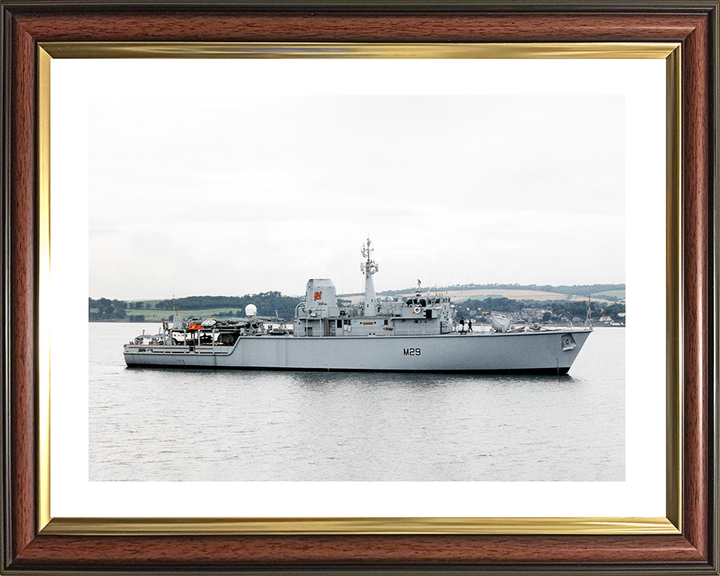 HMS Brecon (M29) Royal Navy Hunt Class Mine Warfare Vessel Starboard Beam View Photo Print Wall Art Decor Posters, Prints, & Visual Artwork Hampshire Prints 10 x 8 Classic Frame Yes
