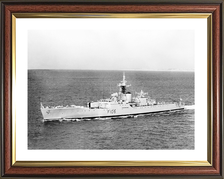 HMS Brighton (F106) Royal Navy Rothesay Class Frigate High Port Side View Photo Print Wall Art Decor Posters, Prints, & Visual Artwork Hampshire Prints 10 x 8 Classic Frame Yes