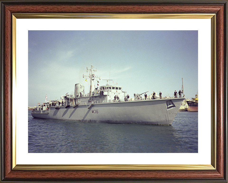HMS Bicester (M36) Royal Navy Hunt Class Mine Warfare Vessel Entering Harbour Photo Print Wall Art Decor Posters, Prints, & Visual Artwork Hampshire Prints 10 x 8 Classic Frame Yes