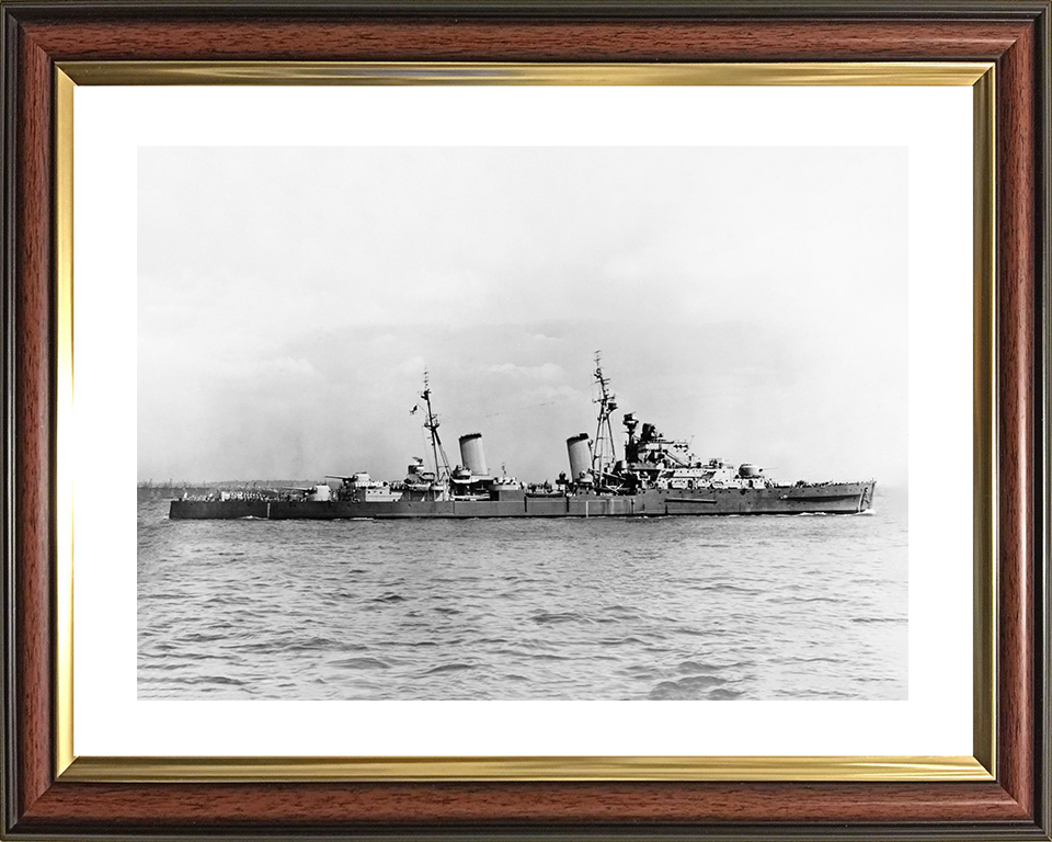 HMS Phoebe (43) Photo Print - At Sea 1943 - Royal Navy Dido Class Cruiser Posters, Prints, & Visual Artwork Hampshire Prints 10 x 8 Classic Frame Yes