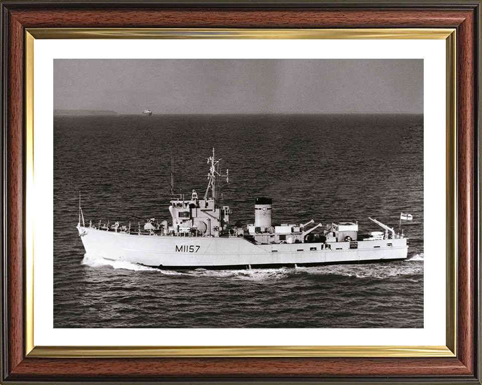 HMS Kirkliston M1157 | Photo Print | Framed Print | Ton Class | Minesweeper | Royal Navy Hampshire Prints