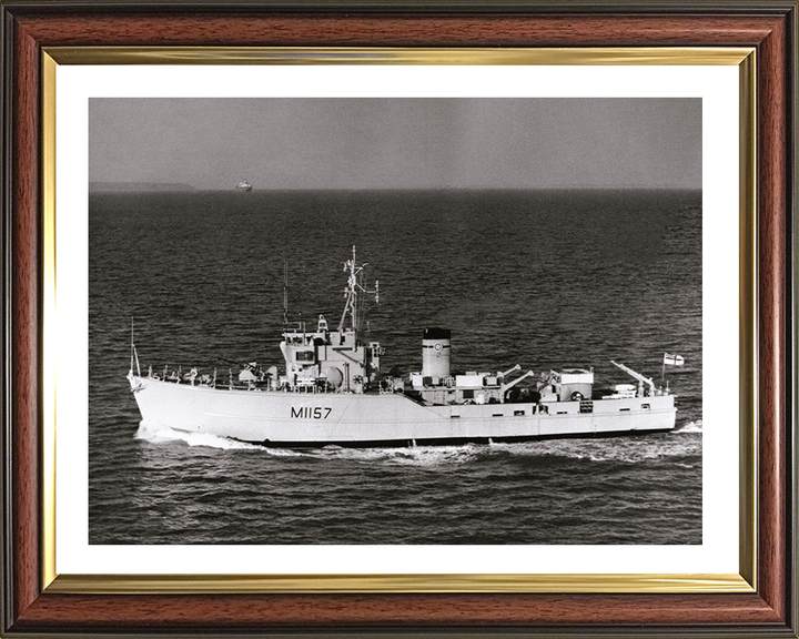 HMS Kirkliston M1157 | Photo Print | Framed Print | Ton Class | Minesweeper | Royal Navy Hampshire Prints
