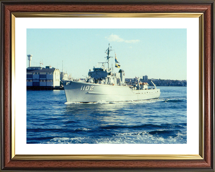 HMS Alcaston (M1102) Royal Navy Ton Class Minesweeper Warship Entering Harbour Photo Print Wall Art Naval Decor Posters, Prints, & Visual Artwork Hampshire Prints 10 x 8 Classic Frame Yes