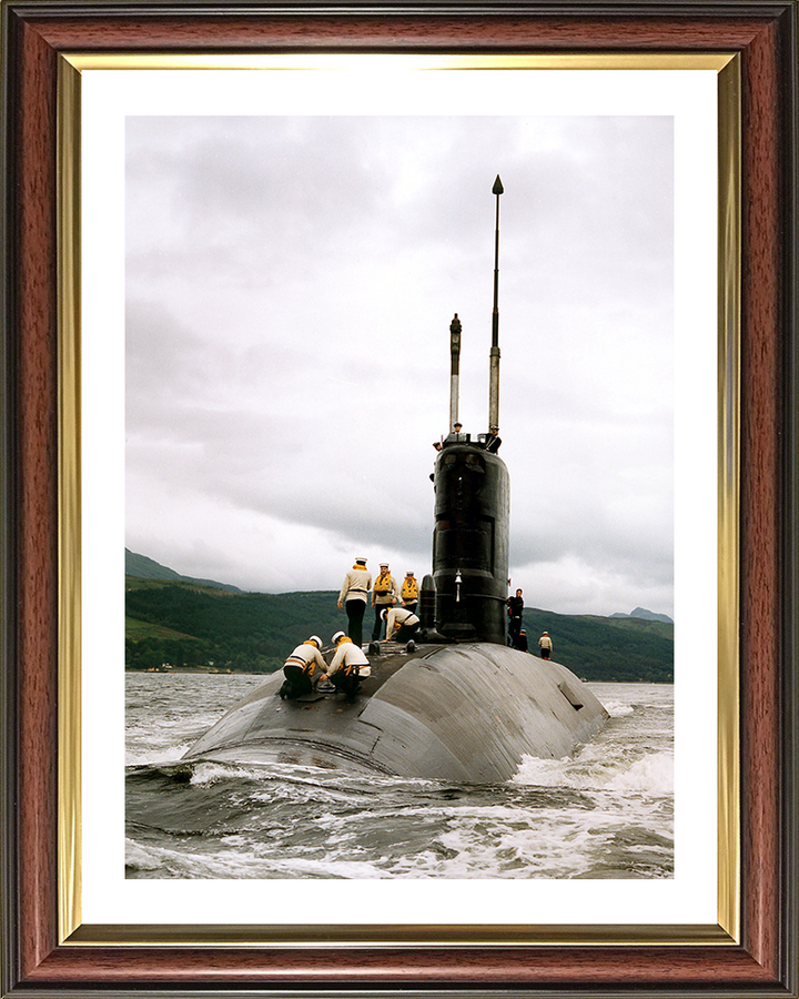 HMS Sovereign (S108) Photo Print - Underway 1992 - Royal Navy Swiftsure Class Submarine Hampshire Prints 10 x 8 Classic Frame Yes