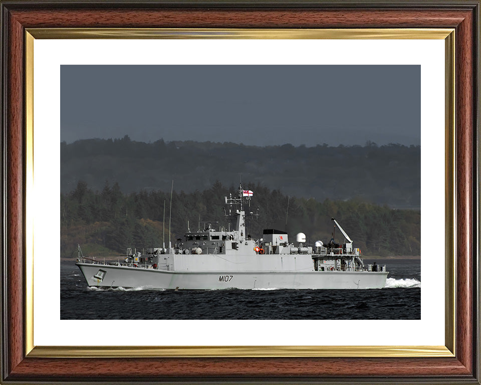 HMS Pembroke M107 | Photo Print | Framed Print | Sandown Class | Minehunter | Royal Navy Hampshire Prints