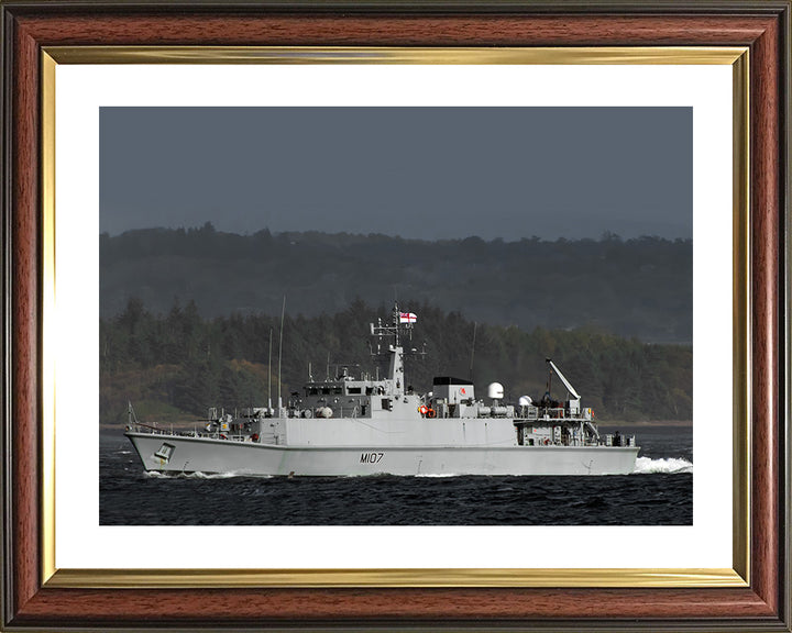 HMS Pembroke M107 | Photo Print | Framed Print | Sandown Class | Minehunter | Royal Navy Hampshire Prints