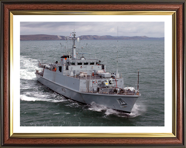 HMS Grimsby M108 Royal Navy Sandown class minehunter Photo Print or Framed Print - Hampshire Prints