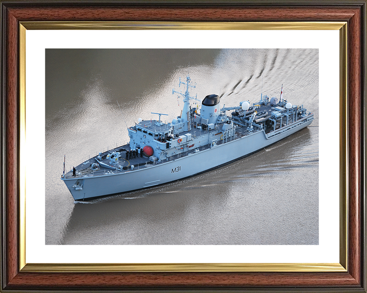 HMS Cattistock (M31) Royal Navy Hunt Class MineHunter High Port Bow View Photo Print Wall Art Decor Posters, Prints, & Visual Artwork Hampshire Prints 10 x 8 Classic Frame Yes