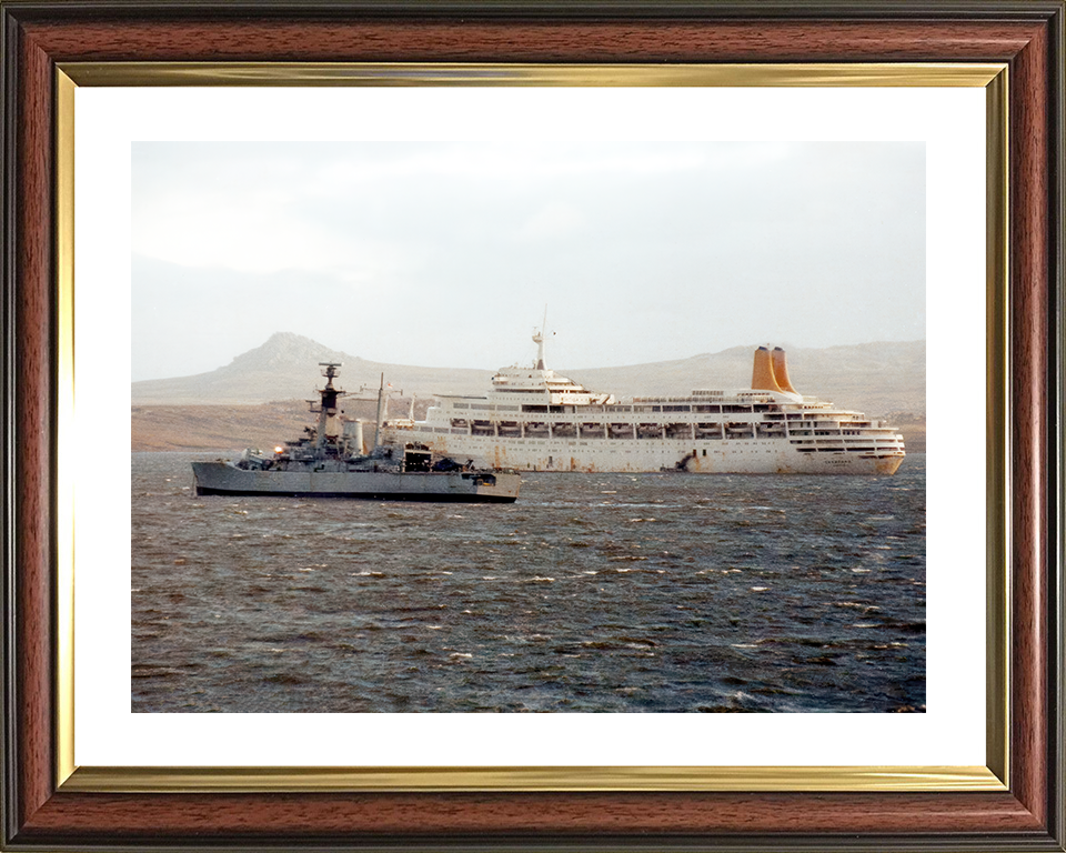 HMS Andromeda (F57) Royal Navy Leander Class Frigate Falklands 1982 Photo Print Wall Art Decor Posters, Prints, & Visual Artwork Hampshire Prints 10 x 8 Classic Frame Yes
