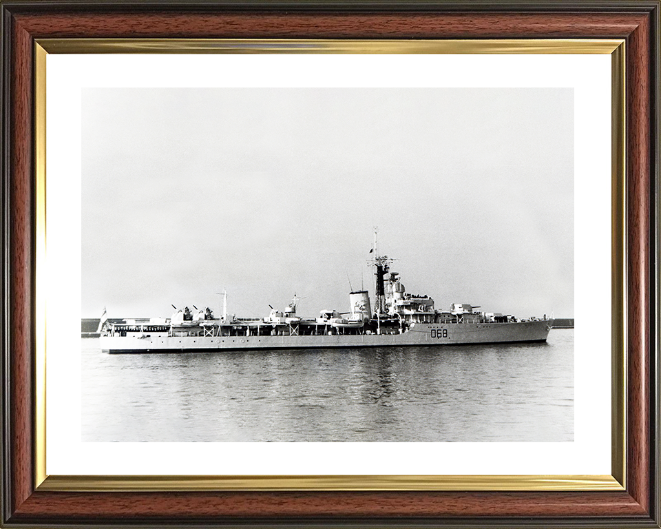 HMS Barrosa (D68) Royal Navy Battle Class Destroyer Starboard Side View Photo Print Wall Art Decor Posters, Prints, & Visual Artwork Hampshire Prints 10 x 8 Classic Frame Yes