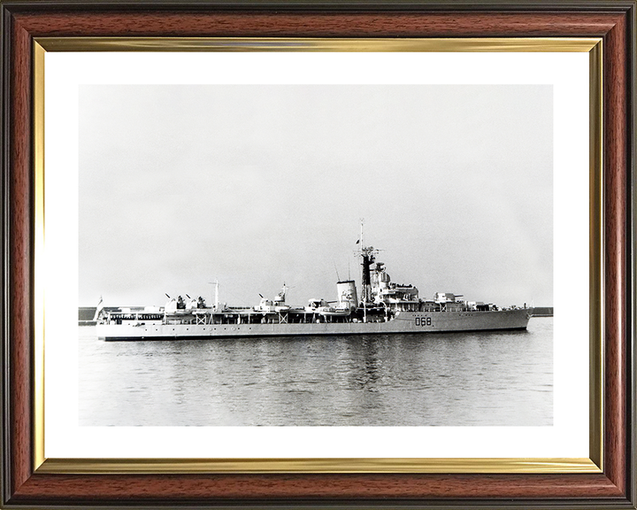 HMS Barrosa (D68) Royal Navy Battle Class Destroyer Starboard Side View Photo Print Wall Art Decor Posters, Prints, & Visual Artwork Hampshire Prints 10 x 8 Classic Frame Yes