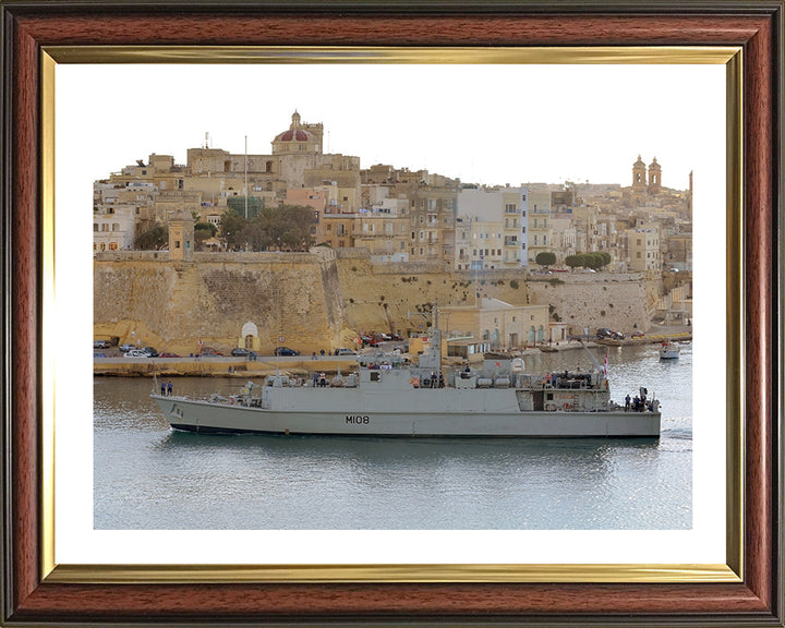 HMS Grimsby M108 | Photo Print | Framed Print | Sandown Class | Minehunter | Royal Navy Hampshire Prints