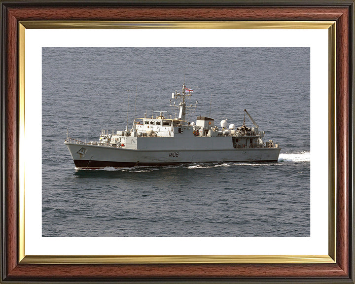 HMS Penzance M106 | Photo Print | Framed Print | Sandown Class | Minehunter | Royal Navy Hampshire Prints