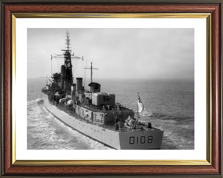 HMS Dainty (D108) Photo Print - Stern View 1964 - Royal Navy Daring Class Destroyer Hampshire Prints 10 x 8 Classic Frame Yes