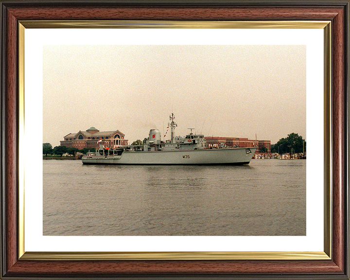 HMS Dulverton (M35) Photo Print - Washington - Royal Navy Hunt Class Mine Warfare Vessel Hampshire Prints 10 x 8 Classic Frame Yes
