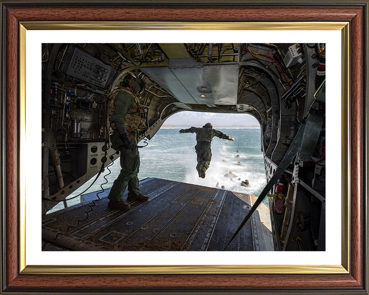Royal Marine Commando helocasting from a Chinook Photo Print - 40 Commando Hampshire Prints 10 x 8 Classic Frame Yes