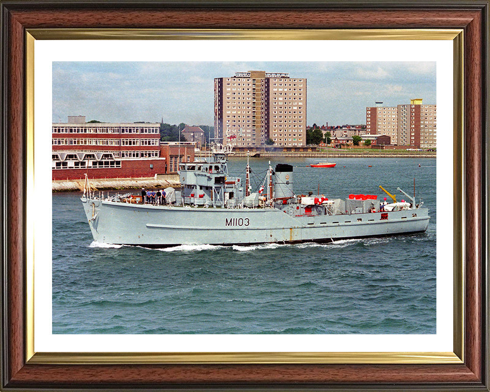 HMS Alfriston M1103 | Photo Print | Framed Print | Ton Class | Minesweeper | Royal Navy Hampshire Prints