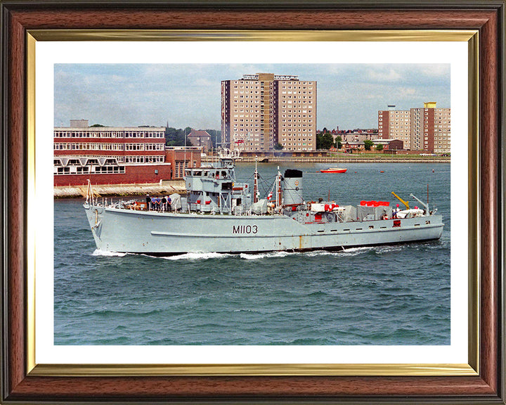 HMS Alfriston M1103 | Photo Print | Framed Print | Ton Class | Minesweeper | Royal Navy Hampshire Prints
