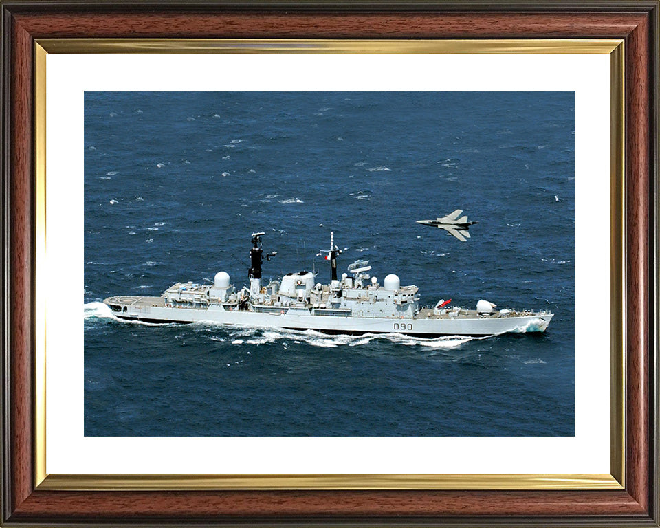 HMS Southampton (D90) Photo Print - Starboard View - Royal Navy Type 42 Destroyer Hampshire Prints 10 x 8 Classic Frame Yes