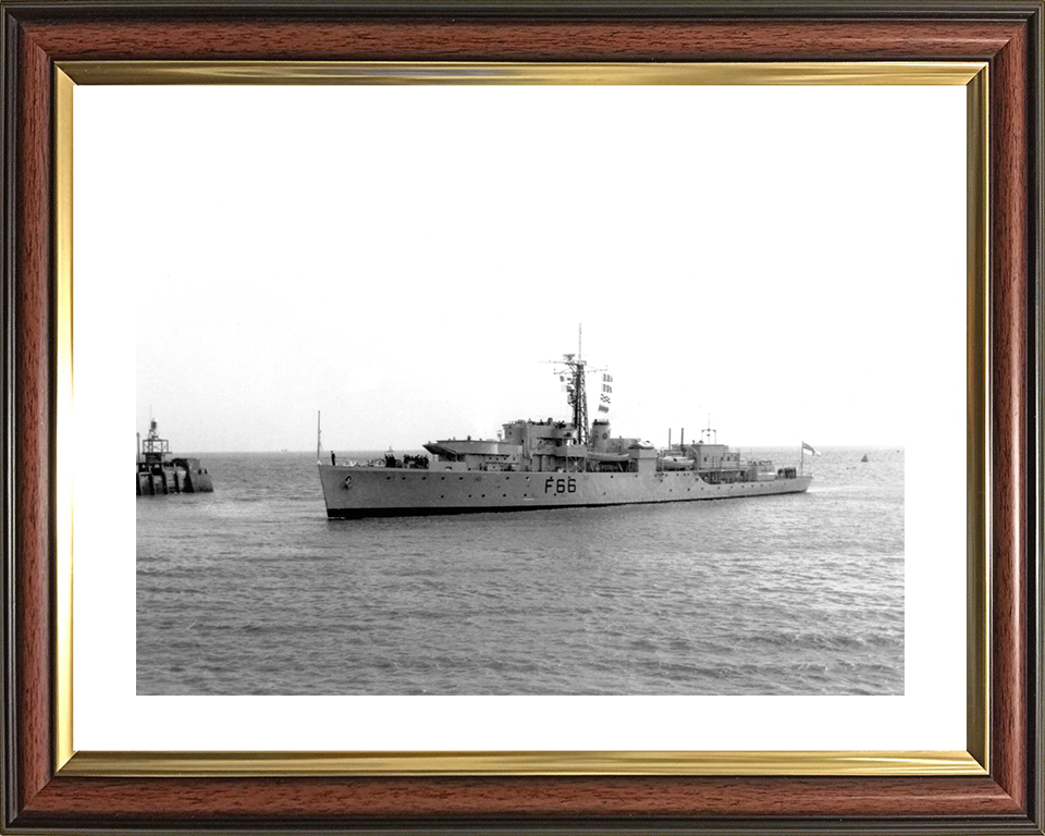 HMS Starling (F66) Photo Print - Entering Port 1954 - Royal Navy Black Swan Class Sloop Posters, Prints, & Visual Artwork Hampshire Prints 10 x 8 Classic Frame Yes