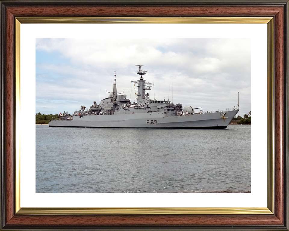 HMS Amazon (F169) Royal Navy Type 21 Frigate Entering Pearl Harbour Photo Print Wall Art Decor Posters, Prints, & Visual Artwork Hampshire Prints 10 x 8 Classic Frame Yes