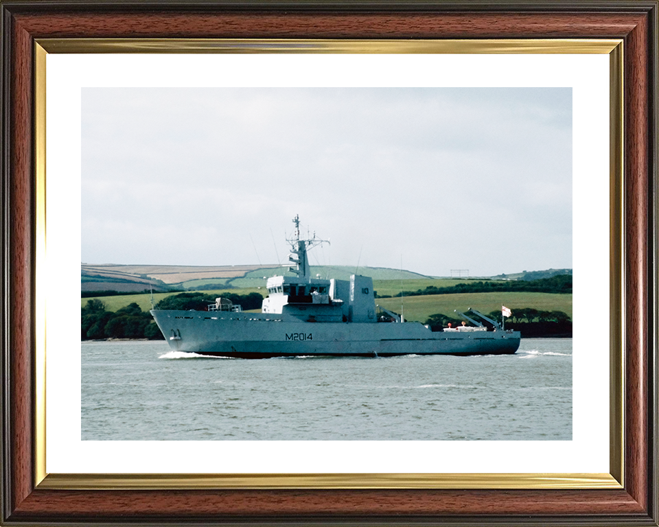 HMS Arun (M2014) Royal Navy River Class Minesweeper Port Side View Photo Print Wall Art Decor Posters, Prints, & Visual Artwork Hampshire Prints 10 x 8 Classic Frame Yes
