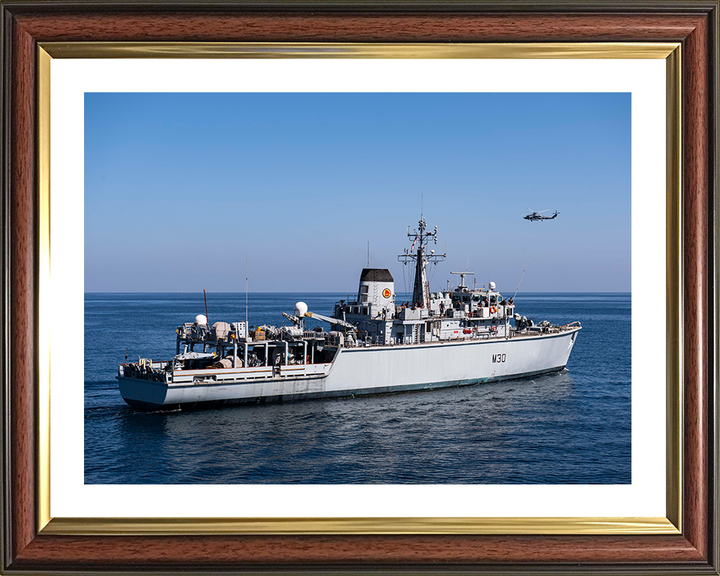 HMS Ledbury (M30) Photo Print - Persian Gulf 2020 - Royal Navy Hunt Class Minesweeper Hampshire Prints 10 x 8 Classic Frame Yes