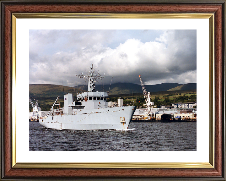 HMS Itchen (M2009) Photo Print - Leaving Faslane - Royal Navy River Class Minesweeper