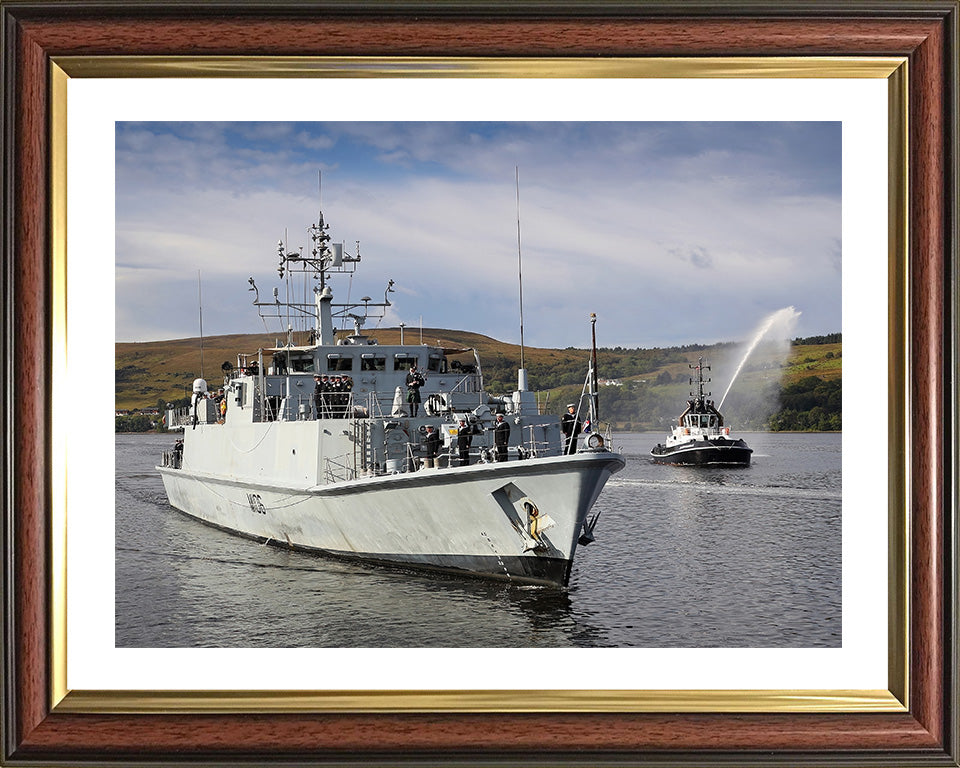 HMS Penzance M106 | Photo Print | Framed Print | Sandown Class | Minehunter | Royal Navy Hampshire Prints