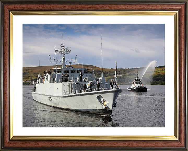 HMS Penzance M106 | Photo Print | Framed Print | Sandown Class | Minehunter | Royal Navy Hampshire Prints