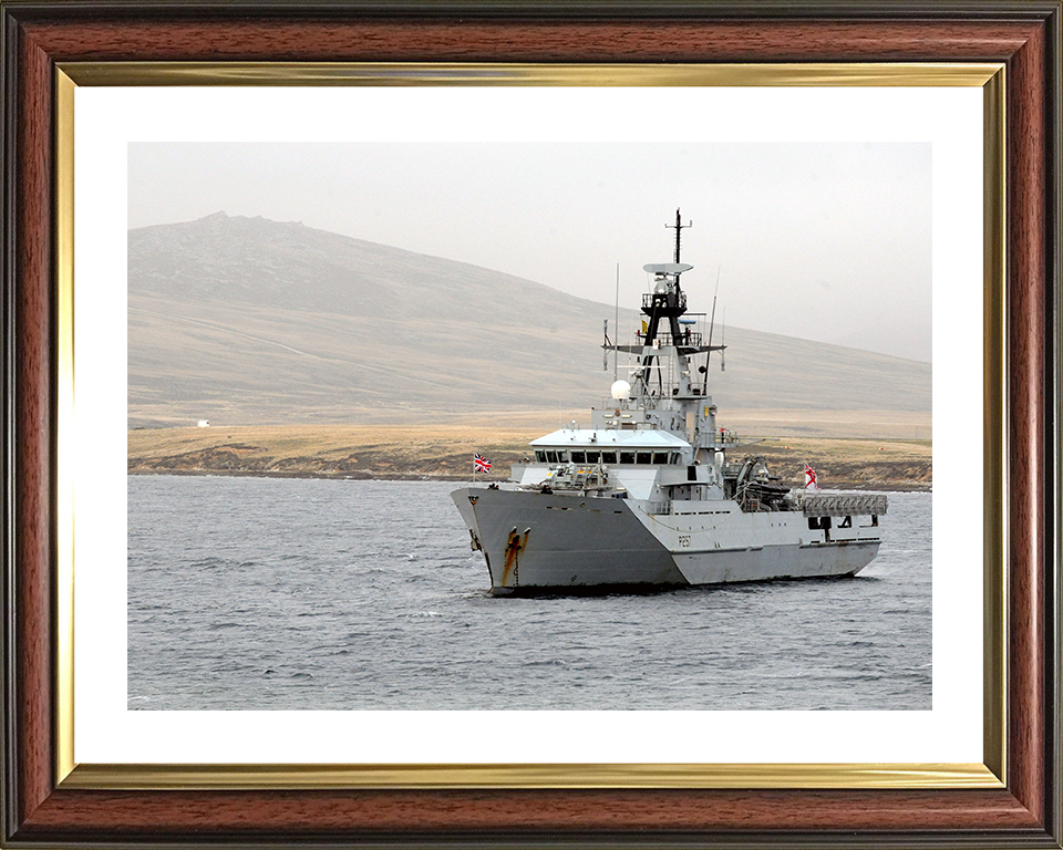 HMS Clyde (P257) Photo Print - At anchor 2010 - Royal Navy River Class Patrol Vessel Posters, Prints, & Visual Artwork Hampshire Prints 10 x 8 Classic Frame Yes