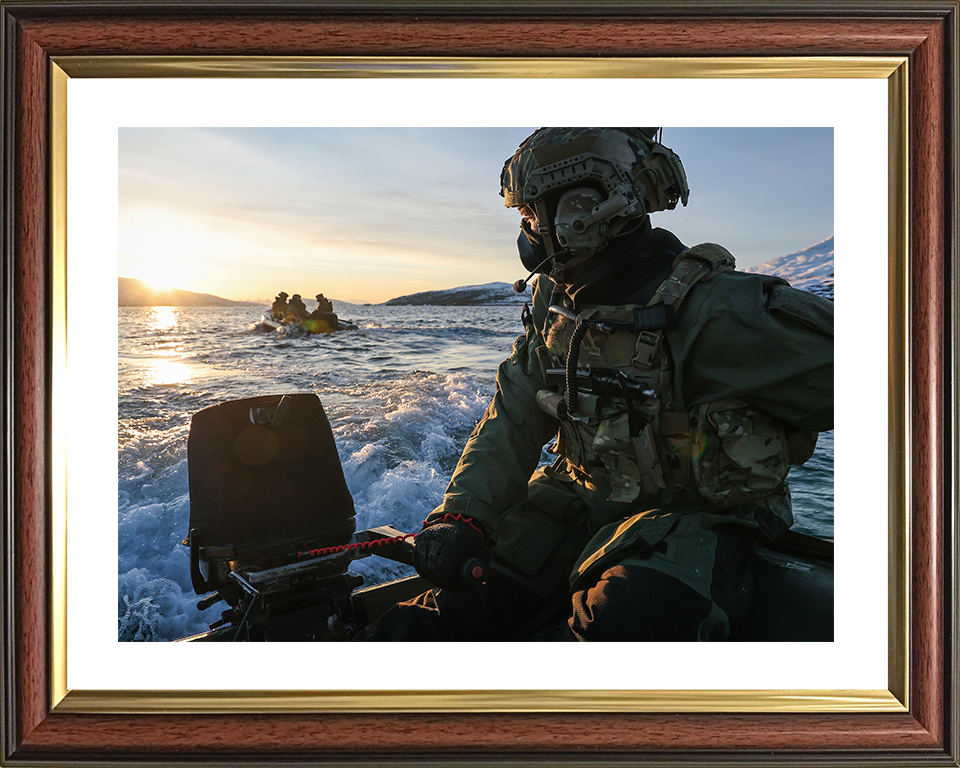 Royal Marine operates a Inflatable Raiding Craft Photo Print 30 Commando Wall Art Military Decor UK Posters, Prints, & Visual Artwork Hampshire Prints 10 x 8 Classic Frame Yes