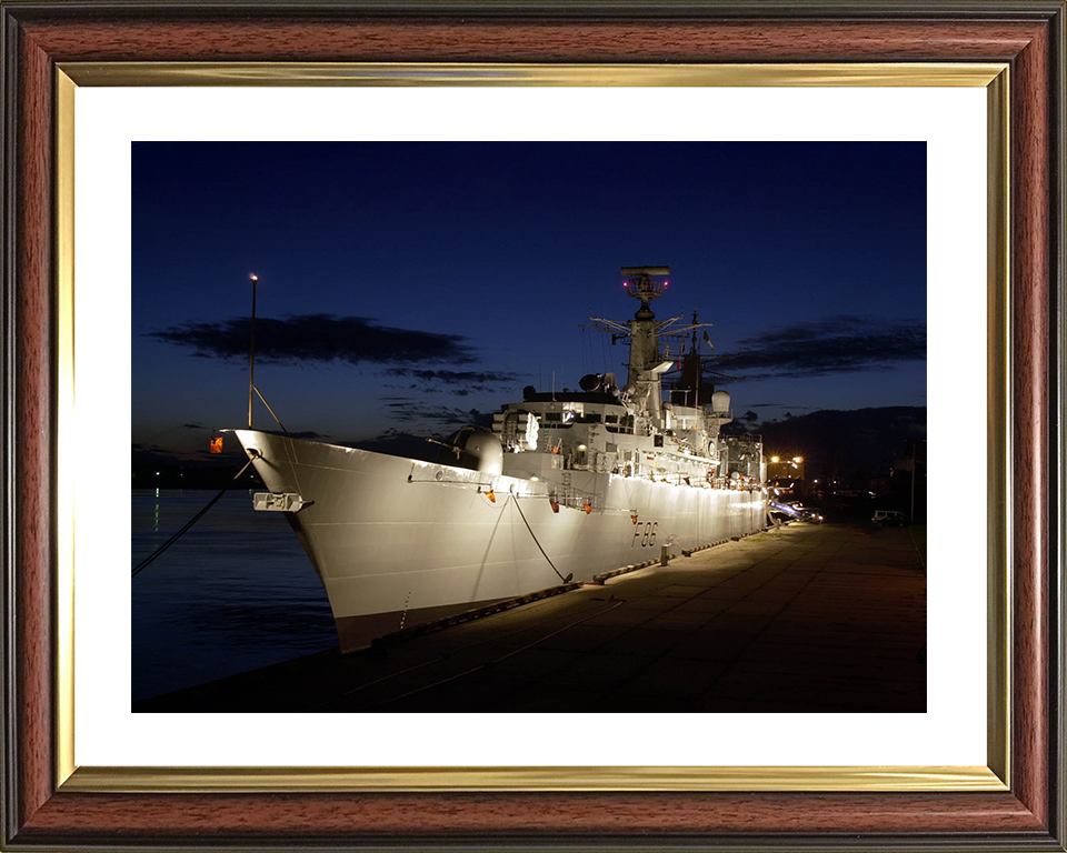 HMS Campbeltown (F86) Royal Navy Type 22 Frigate Floodlit Alongside Photo Print Wall Art Decor Posters, Prints, & Visual Artwork Hampshire Prints 10 x 8 Classic Frame Yes