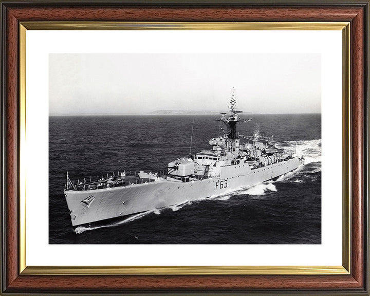 HMS Scarborough F63 Royal Navy Whitby class frigate Photo Print or Framed Print - Hampshire Prints