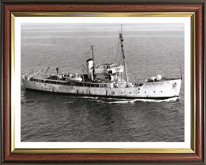 HMS Gateshead T288 | Photo Print | Framed Print | Isles Class | Trawler | Royal Navy Hampshire Prints
