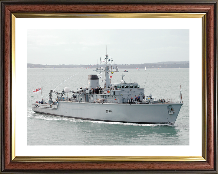HMS Dulverton (M35) Royal Navy Hunt Class Mine Warfare Vessel Paying off Photo Print Wall Art Decor Posters, Prints, & Visual Artwork Hampshire Prints 10 x 8 Classic Frame Yes