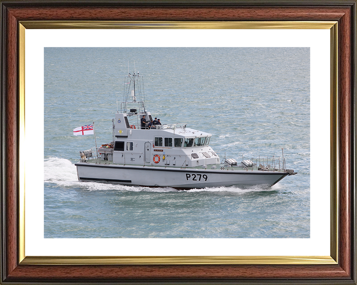 HMS Blazer (P279) Royal Navy Archer Class P2000 Patrol Vessel Underway Photo Print Wall Art Decor Posters, Prints, & Visual Artwork Hampshire Prints 10 x 8 Classic Frame Yes
