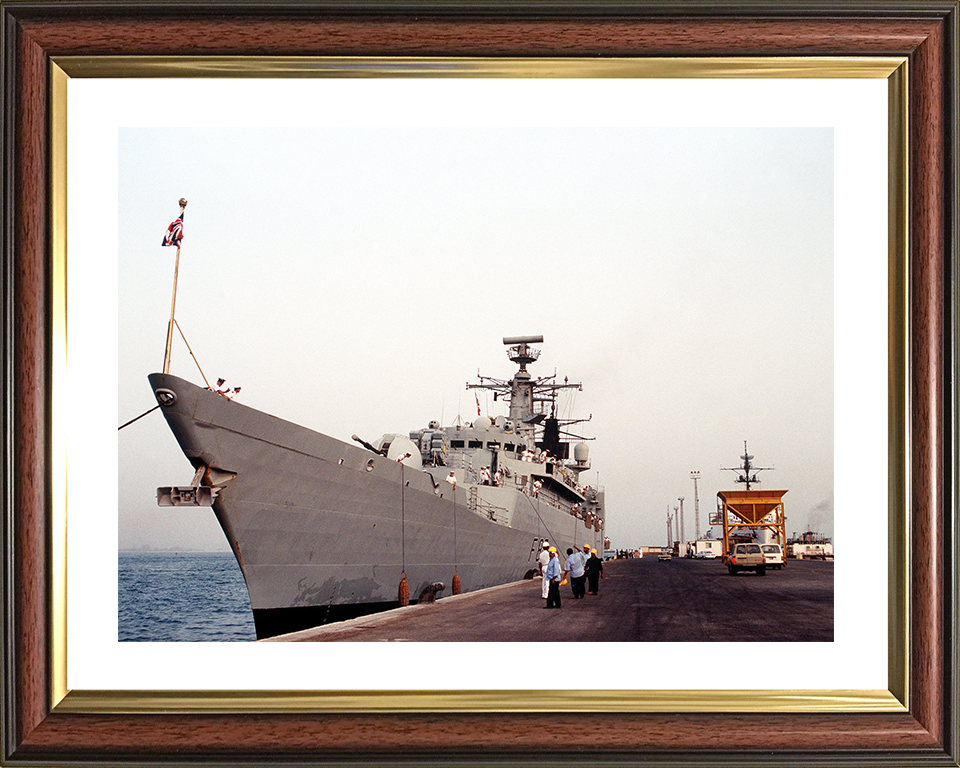 HMS Chatham (F87) Royal Navy Type 22 Frigate Alongside Bahrain 1992 Photo Print Wall Art Decor Posters, Prints, & Visual Artwork Hampshire Prints 10 x 8 Classic Frame Yes